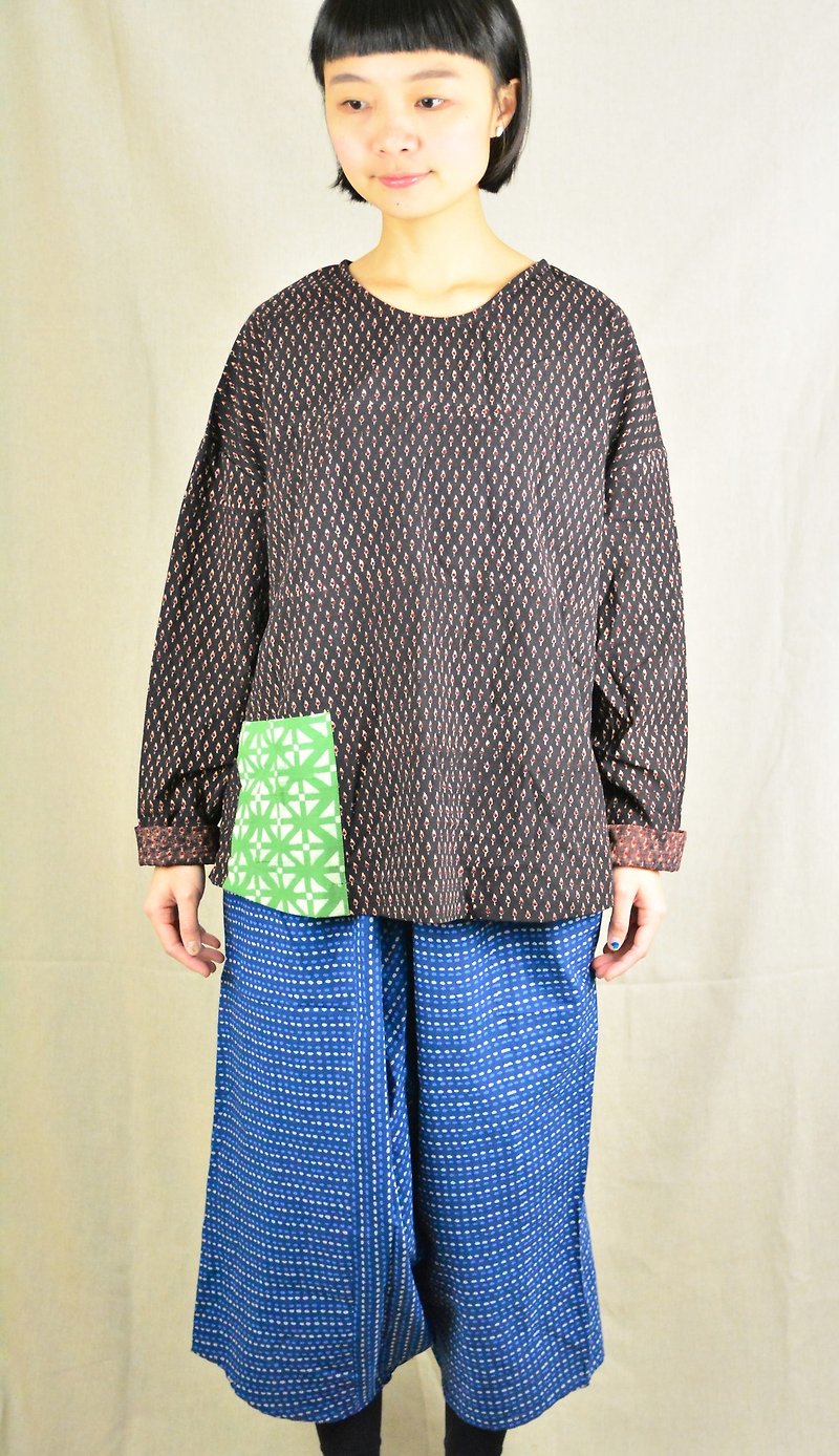 Eye color woodcut ink long-sleeved shirt _ fair trade - Women's Tops - Other Materials Black