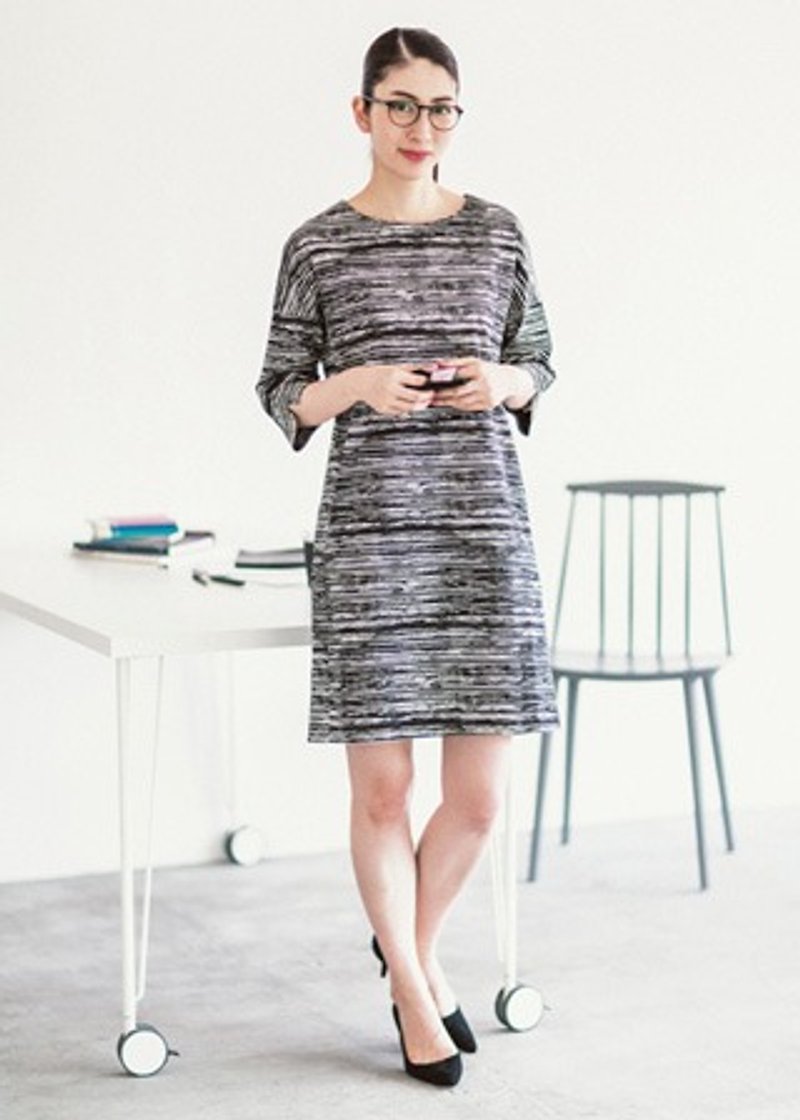 Earth tree fair trade- "organic cotton clothing" - organic cotton black and white striped dress (only L) - ชุดเดรส - ผ้าฝ้าย/ผ้าลินิน 