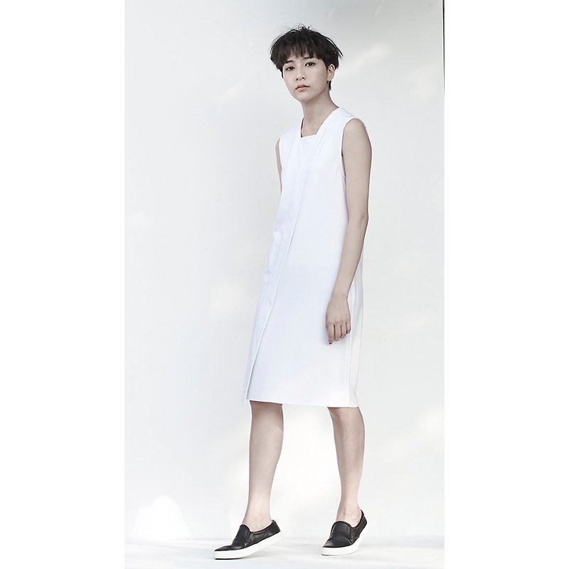 TRAN - Long sleeveless oblique fractures - One Piece Dresses - Other Materials White