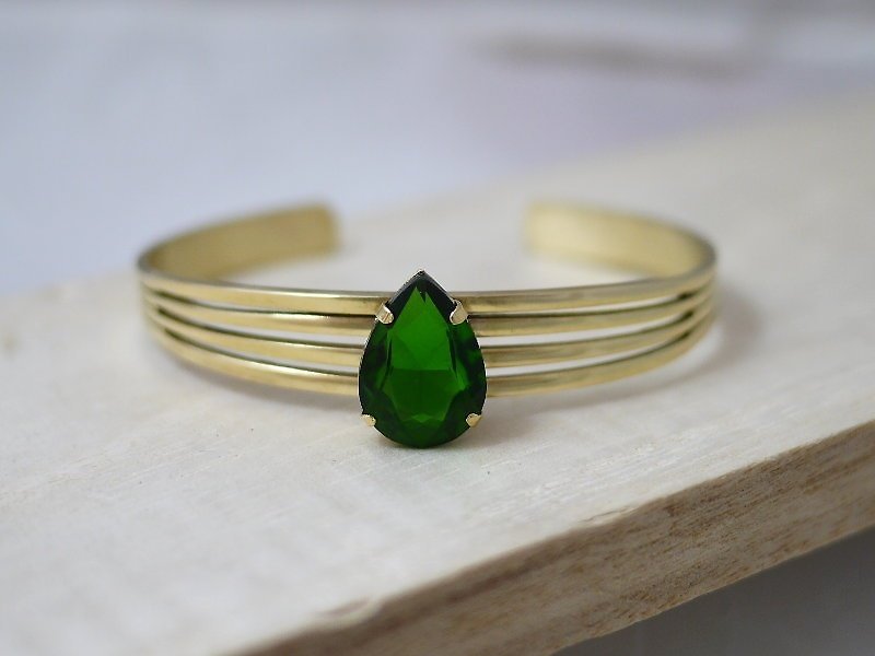 [* Charlene ‧ gold jewelry] diva series - drop brass bracelet ‧ green glass - Bracelets - Other Metals Green