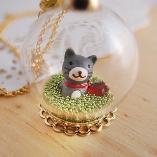 草の上に座って小さなブラック猫の星を見ながら星××× クリスタルの色保持 低刺激ネックレス