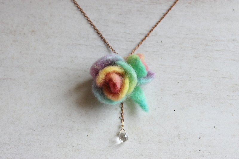 Pastel Gradient Rose Necklace - Necklaces - Wool Multicolor