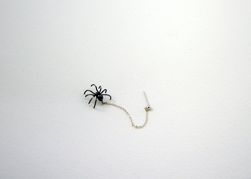 【言成金工坊】小小黑蜘蛛布雷克蜘蛛絲。925銀 一個 - 耳環/耳夾 - 其他金屬 黑色