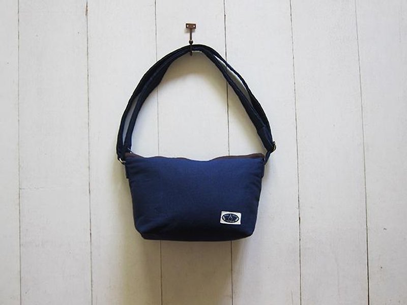 Shoulder Bag Series-Canvas Small Navy Blue + Dark Coffee (Zipper Opening Style) - กระเป๋าแมสเซนเจอร์ - วัสดุอื่นๆ หลากหลายสี