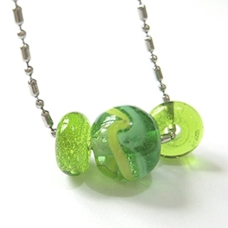 淺綠色琉璃珠項鍊 - สร้อยคอ - แก้ว สีเขียว