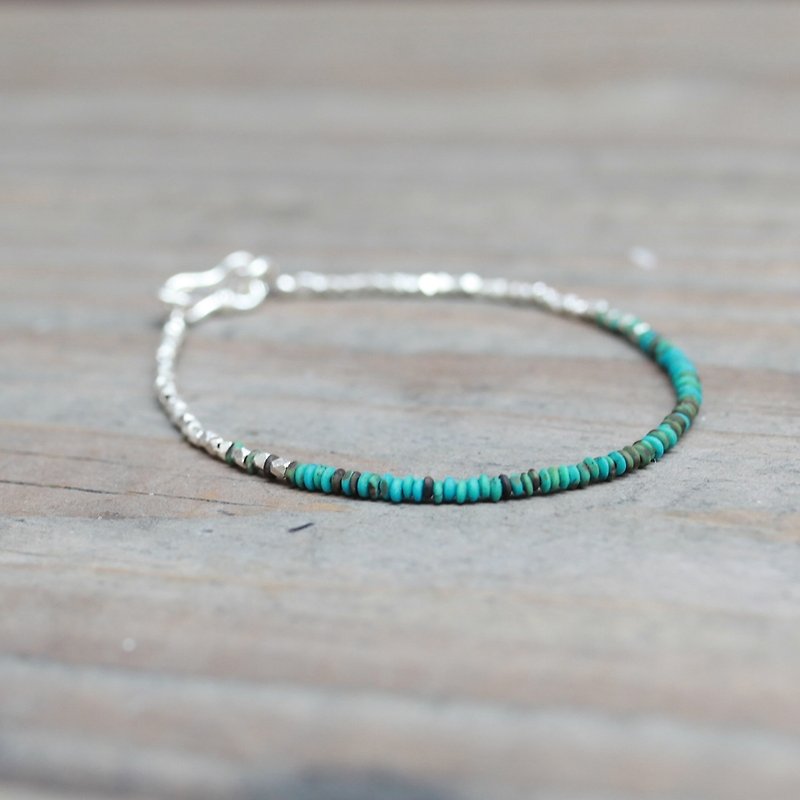 OMAKE small silver beads decorated turquoise bracelet - Bracelets - Gemstone Green
