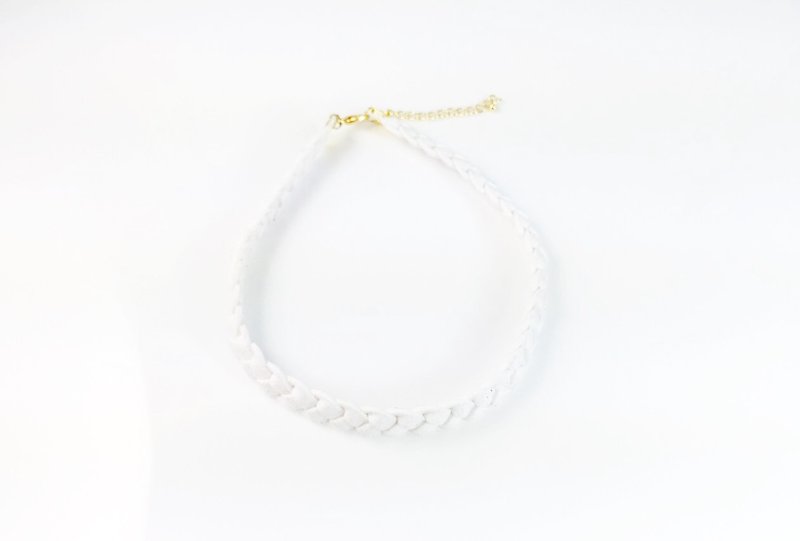 White - twist suede four-stranded braid Necklace - สร้อยคอ - หนังแท้ ขาว