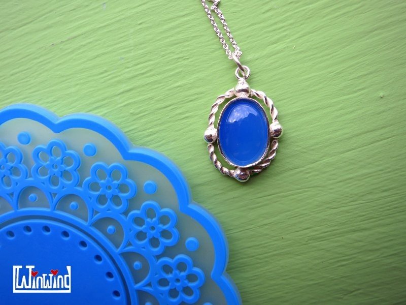 ウイングはビクトリア朝様式の宝石の銀がクラッシュしたと思う - サファイアスイ - ネックレス - 宝石 ブルー