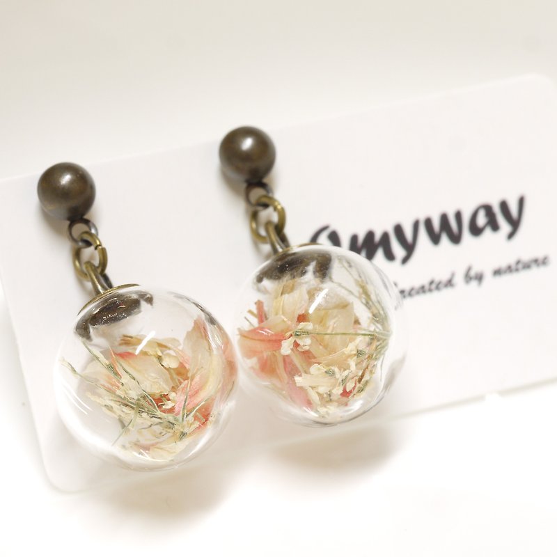 OMYWAY Handmade Dried Flower - Glass Globe - Earrings  1.4cm - ต่างหู - แก้ว ขาว