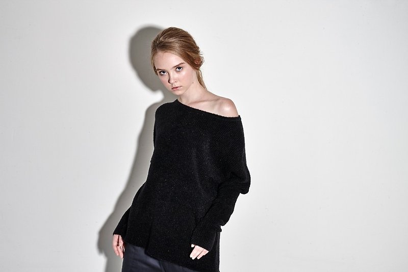 Clearance product-black long soft wool knitted wide neck sweater - สเวตเตอร์ผู้หญิง - วัสดุอื่นๆ สีดำ