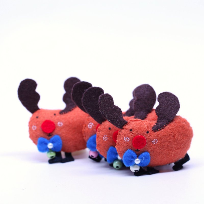 Christmas limited 蹦蹦 reindeer pin / charm / strong magnet exchange gift - Brooches - Other Materials Orange