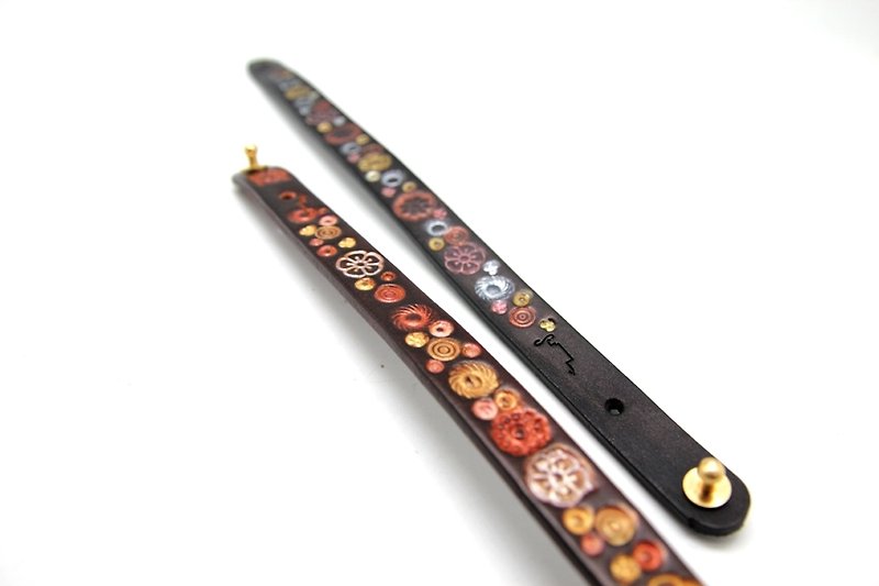 Single embossed leather bracelet 1.3cm- fireworks series - Bracelets - Genuine Leather Multicolor