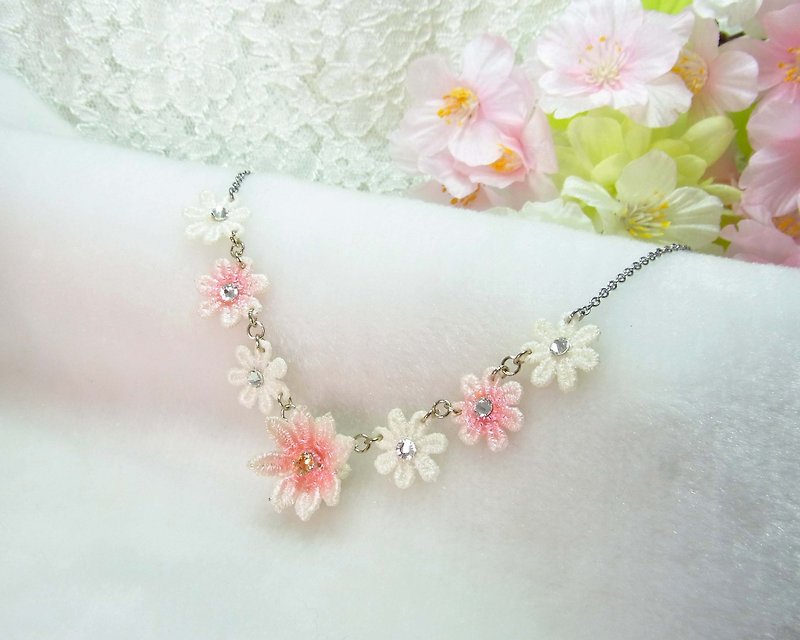 Flower Cluster Necklace-Pink Sweetheart - Necklaces - Other Materials Pink