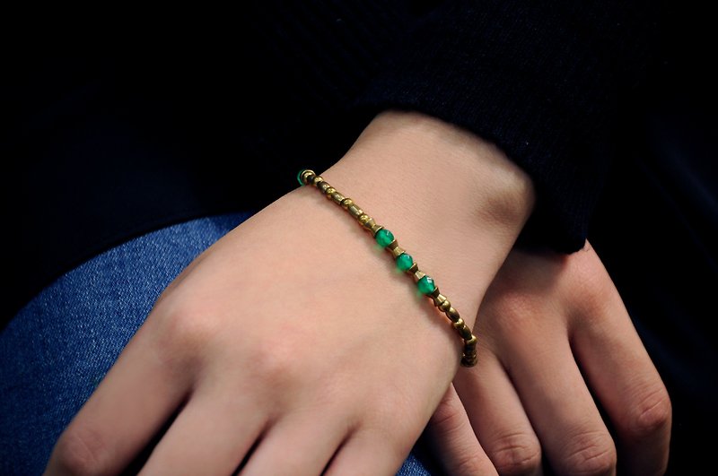 綠瑪瑙 ∣ 禮物首選 避邪 招貴人 簡約手環 - 手鍊/手環 - 寶石 綠色