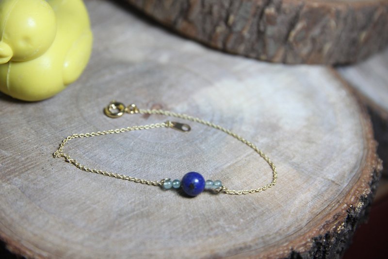 All through the blue lapis lazuli with gold-plated bracelet beads Monique - Bracelets - Gemstone Blue