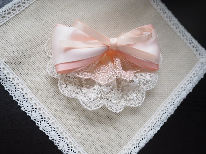 Handmade pink ribbon bow hair clip for ballet - เข็มกลัด/ข้อมือดอกไม้ - วัสดุอื่นๆ สึชมพู