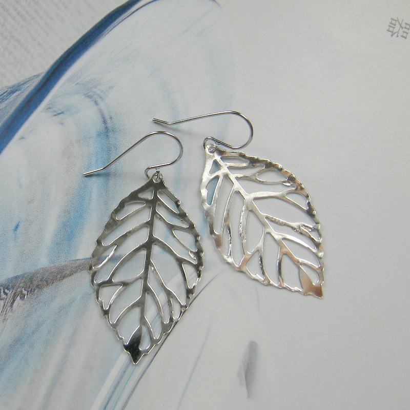 Leaf through flower earrings - Earrings & Clip-ons - Other Metals Gray