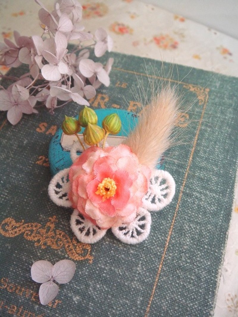 Garohands orange pansy pink rabbit tail grass Melaleuca small star fruit gift handle pin F045 - Brooches - Other Materials Multicolor