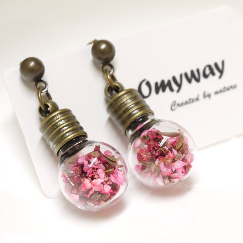 "Love home for -OMYWAY" DIY handmade dried flowers Yahua pink diamond flower bulb glass ball earrings earrings - Earrings & Clip-ons - Glass White