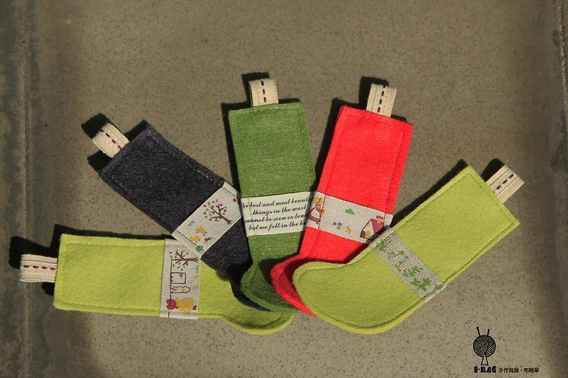 Small socks bookmark - อื่นๆ - วัสดุอื่นๆ หลากหลายสี