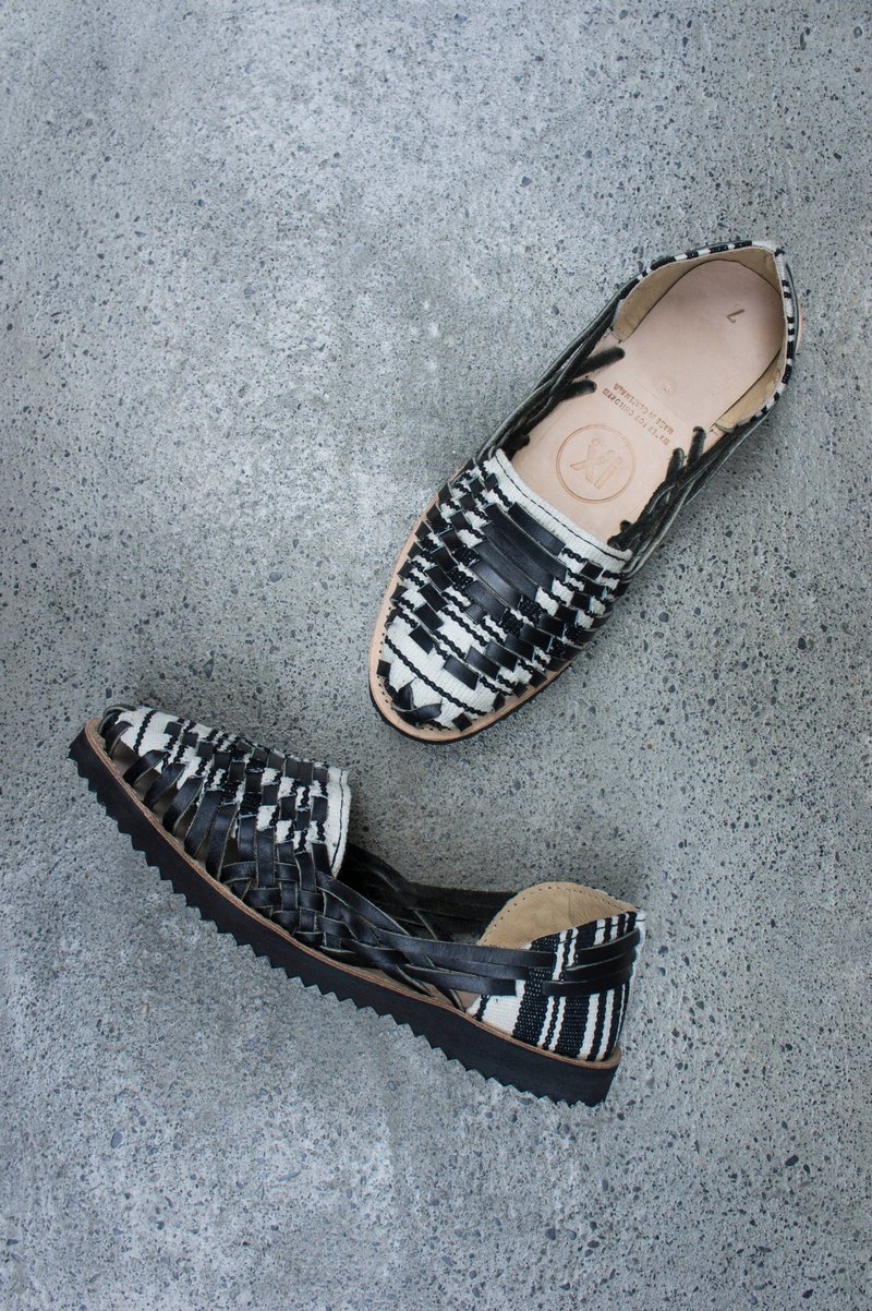 Ix Style Woven Leather Huarache Sandal in Black & White 手工編織涼鞋 - 黑白編織  US 5  / US 6 - 涼鞋 - 真皮 黑色
