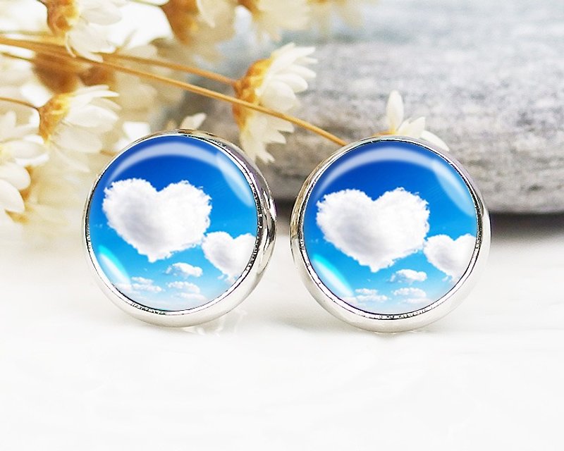 Love Clouds-Clip-on Earrings︱Auricle Earrings︱Small Face Modification Fashion Accessories︱Birthday Gift - ต่างหู - โลหะ หลากหลายสี
