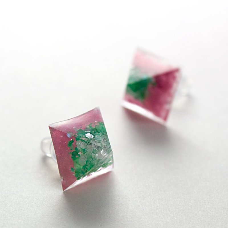 金字塔型耳環（草莓） - 耳環/耳夾 - 其他材質 粉紅色