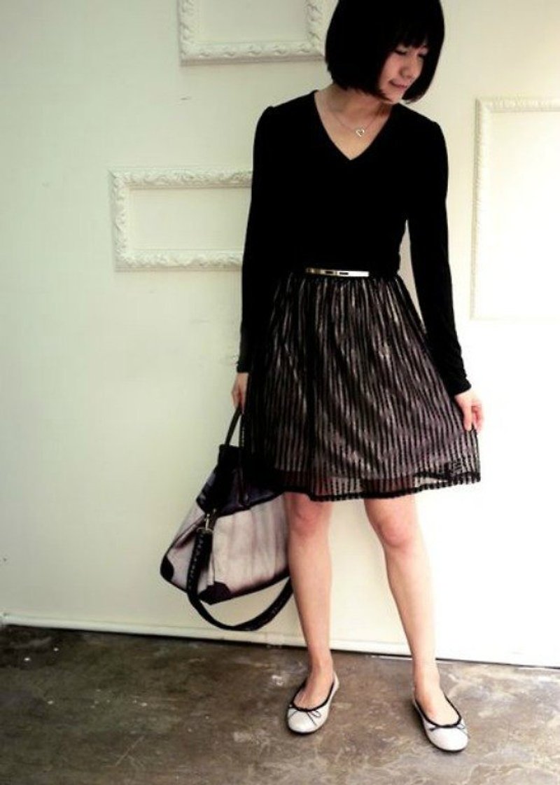 Georgia Tsao //黑色蕾絲V領彈性洋裝 - 洋裝/連身裙 - 其他材質 黑色