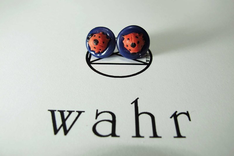 【Wahr】瓢蟲加葉子耳環(一對) - ピアス・イヤリング - その他の素材 多色