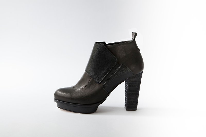 ZOODY / Cover 2 / Handmade shoes / High heel platform with ankle boots / black - รองเท้าบูทสั้นผู้หญิง - หนังแท้ สีดำ