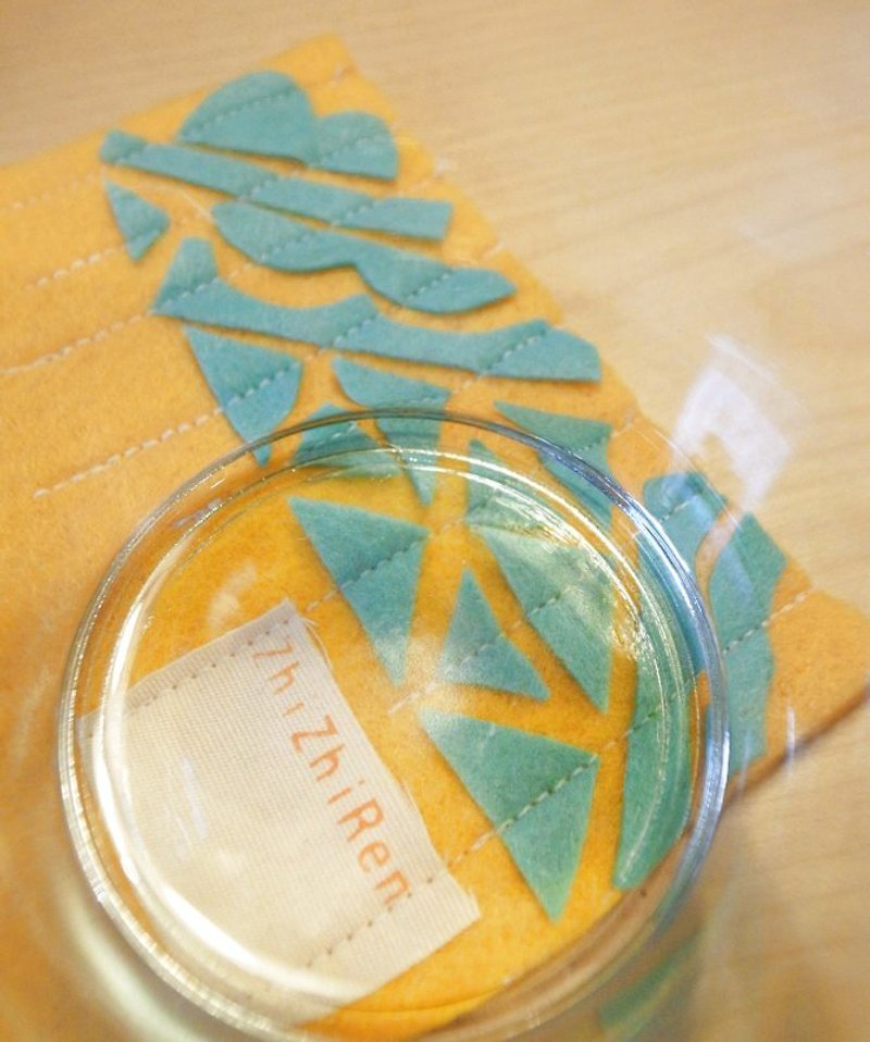 ZhiZhiRen // Old House Collection - Old Taiwan Window Grilles Coasters - Coasters - Cotton & Hemp Multicolor