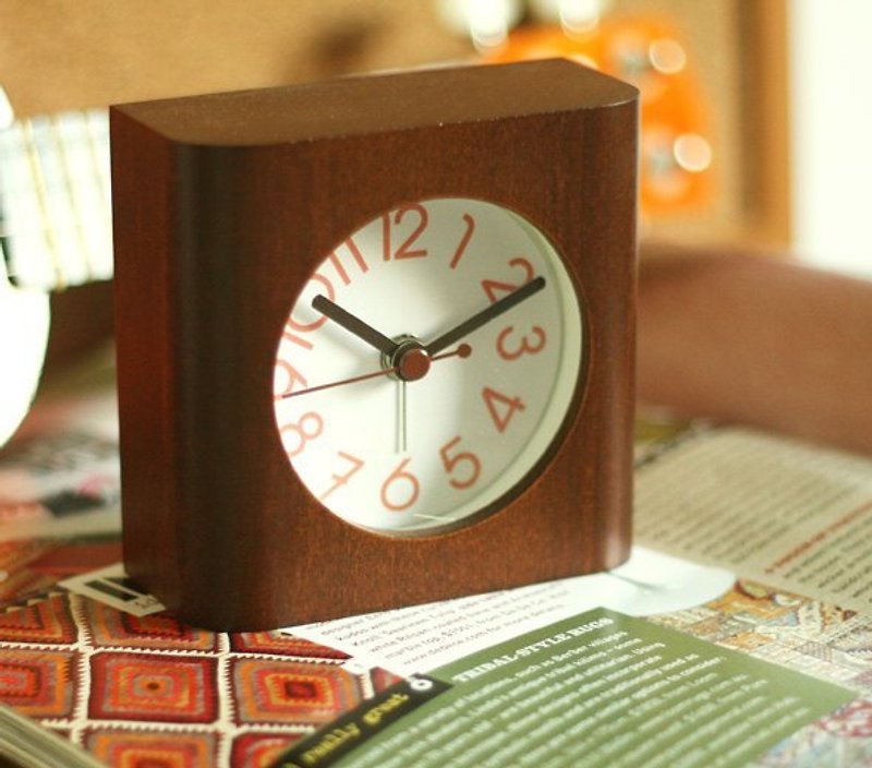 Brown loves a lifetime - classic alarm clock - นาฬิกา - ไม้ สีนำ้ตาล