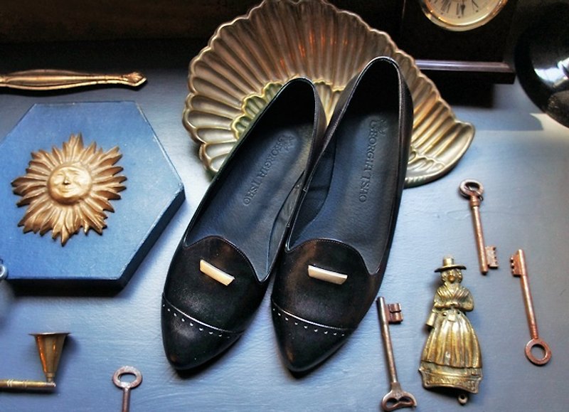 Full leather black tip loafers (Pre-Order) - รองเท้าลำลองผู้หญิง - หนังแท้ สีดำ