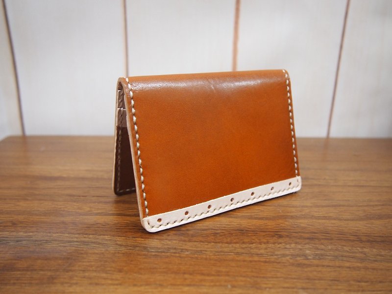 [Retro Series] beige vintage hand-stitched leather card holder card package business card holder - กระเป๋าสตางค์ - หนังแท้ สีกากี