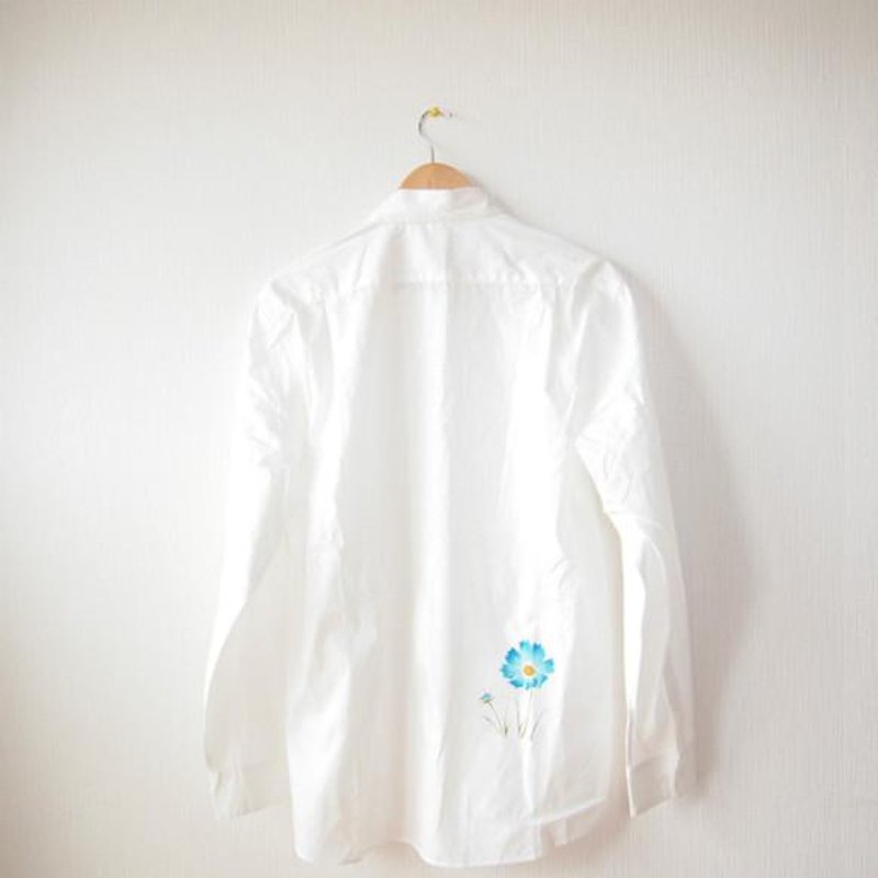 <Mサイズ>Oversized shirt dyed by Japanese traditional craftsmen Nagoya Yuzen Cosmos Blue by Tsumugi Lab - Women's Shirts - Other Materials 