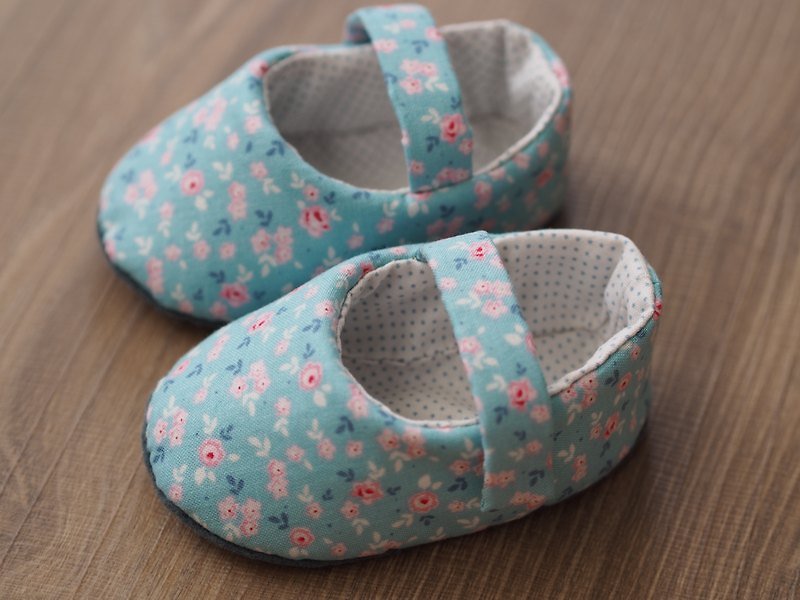 Little blue floral baby shoes - รองเท้าเด็ก - วัสดุอื่นๆ สีน้ำเงิน