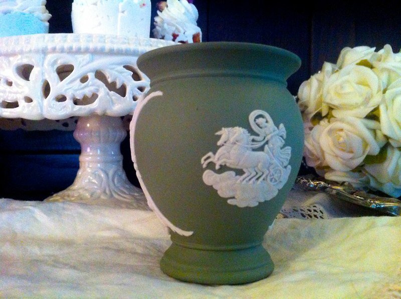  ♥ ~ ~ ♥ Anne crazy Antiquities British bone china Wedgwood jasper green jasper relief Greek mythology series - vases, pen - Pottery & Ceramics - Other Materials Green