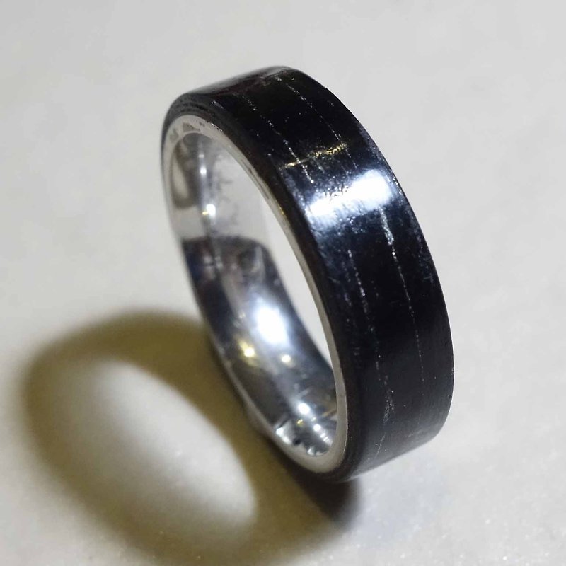 Silver Sandalwood Steel Ring - แหวนทั่วไป - ไม้ สีดำ