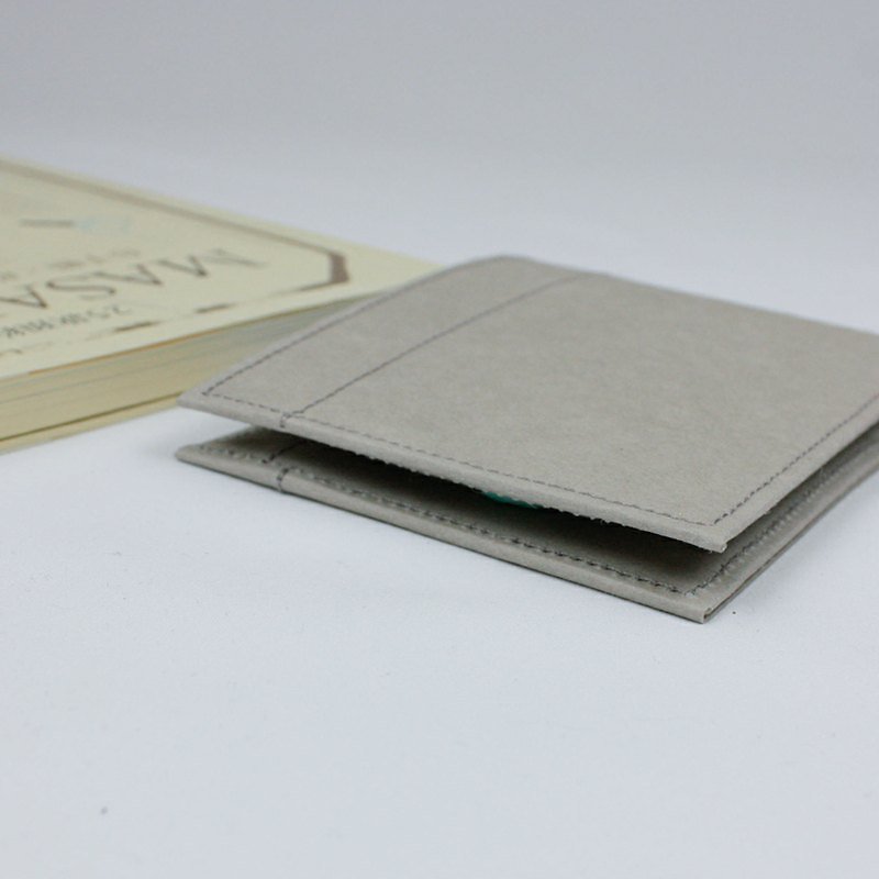 極簡超輕薄款 可水洗牛皮紙 短夾 / 紙 錢包 灰色 純手工訂製 - Wallets - Paper Gray