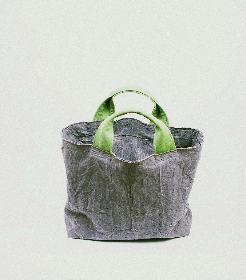 不修邊。帆布。袋 - Handbags & Totes - Other Materials Green