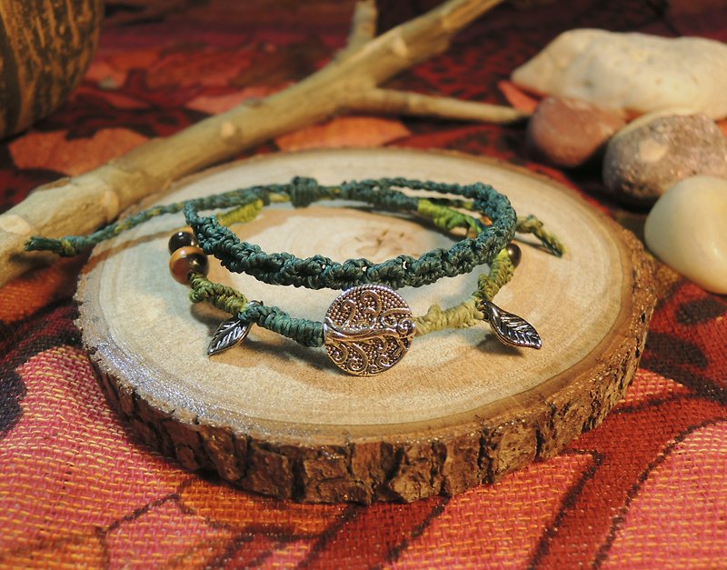 Trees and Leaves / Natural Stone x Brazilian Silk Wax Bracelet - สร้อยข้อมือ - วัสดุกันนำ้ สีเขียว