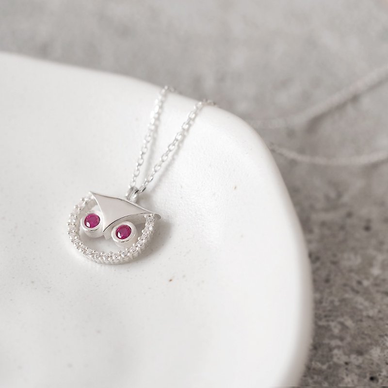 Ruby Owl Necklace Silver 925 - สร้อยคอ - โลหะ สีเทา