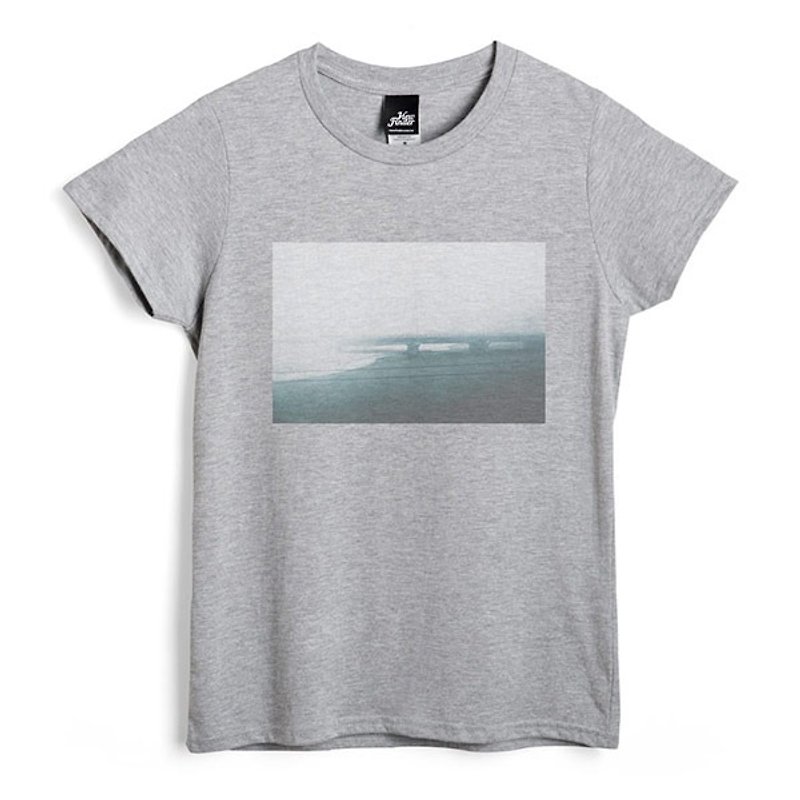 Bridge - Deep Heather Grey - Women's T-Shirt - เสื้อยืดผู้หญิง - ผ้าฝ้าย/ผ้าลินิน สีเทา