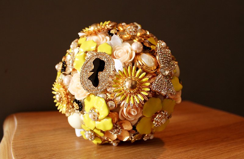 Jewelry bouquet [full jewelry series] flower / mini - อื่นๆ - วัสดุอื่นๆ สีเหลือง