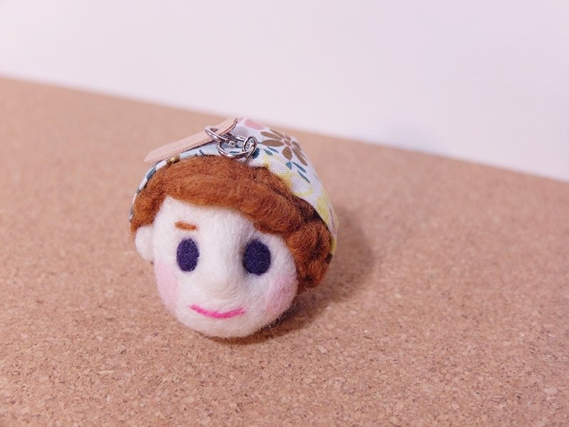 誰是娜塔莉? 100%手工羊毛氈娃娃項鍊 - 項鍊 - 羊毛 咖啡色