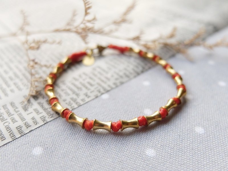 | KURT | Brass x Wax line x bracelet x bracelet x bracelet. customized. - สร้อยข้อมือ - โลหะ สีแดง