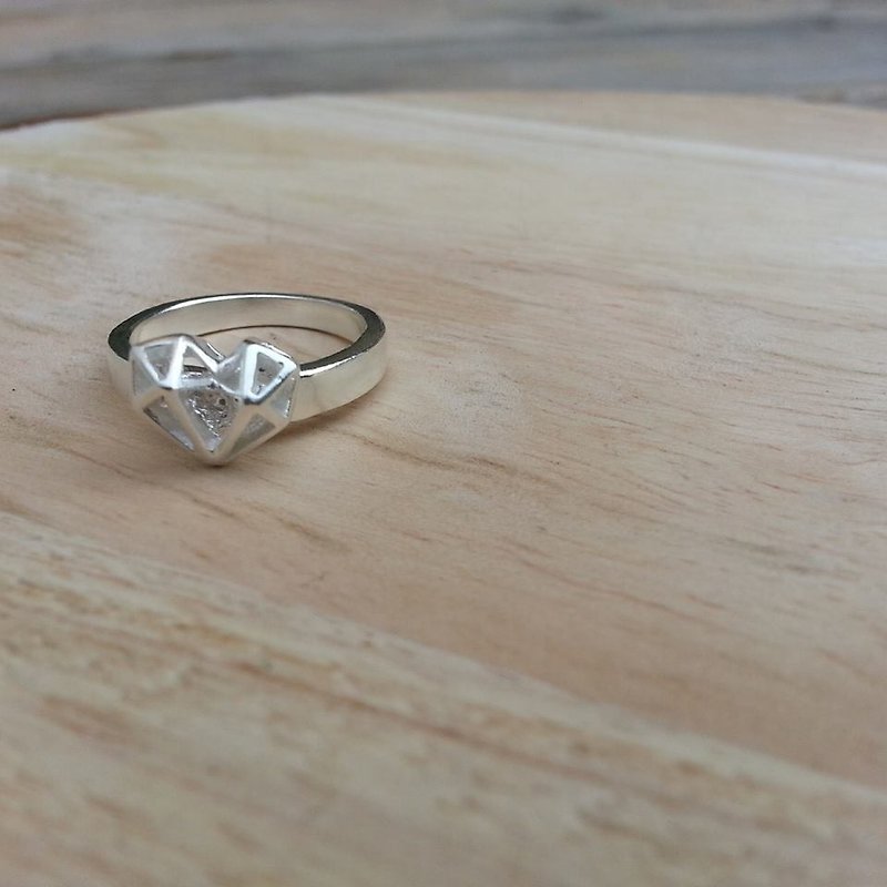Heart ring made of Silver - 戒指 - 其他金屬 灰色