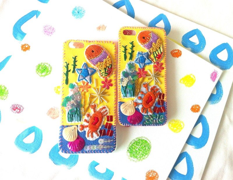 Underwater World Embroidery Beads Phone Case - เคส/ซองมือถือ - งานปัก สีเหลือง