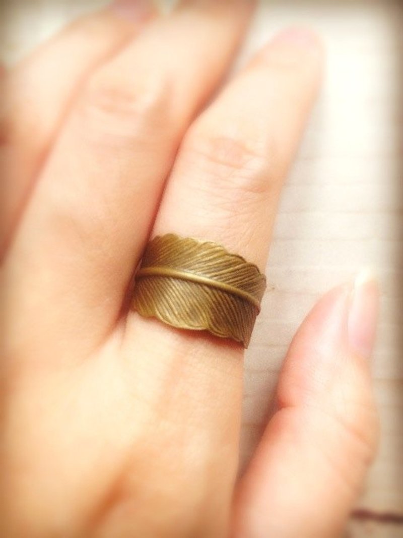 ﹉karbitrary﹉ ▲ feathers (bronze) Contracted personality Ring Ring - General Rings - Other Metals Brown