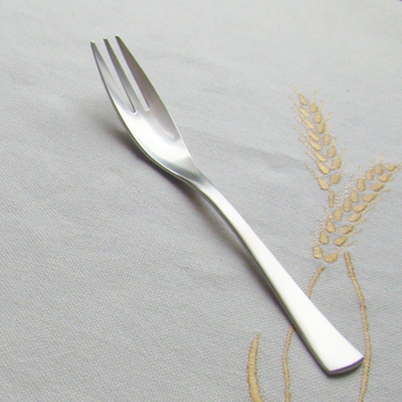 【Japan Shinko】Edinburgh series made in Japan-cake fork (Good Desgin award-winning product) - Cutlery & Flatware - Stainless Steel Silver